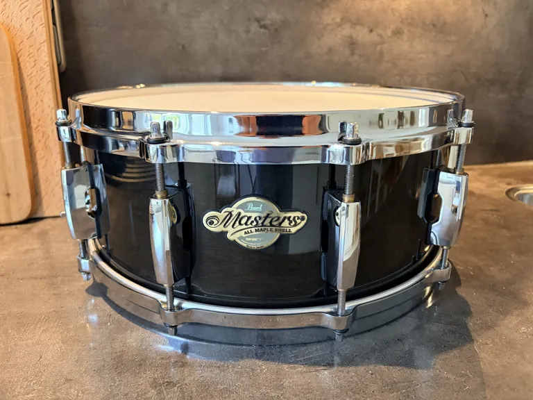 Pearl Masters maple MCX-1455D/C 14x5.5” snare in #Black mist