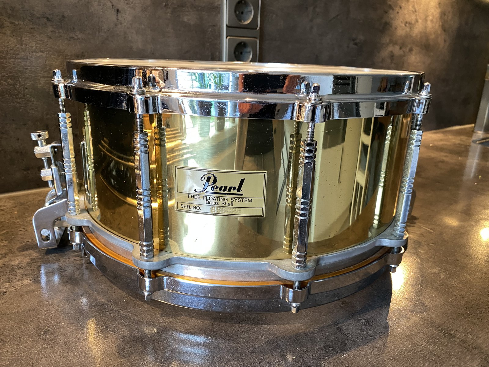 Pearl B-914D Freefloater Brass snare 14x6.5 inch