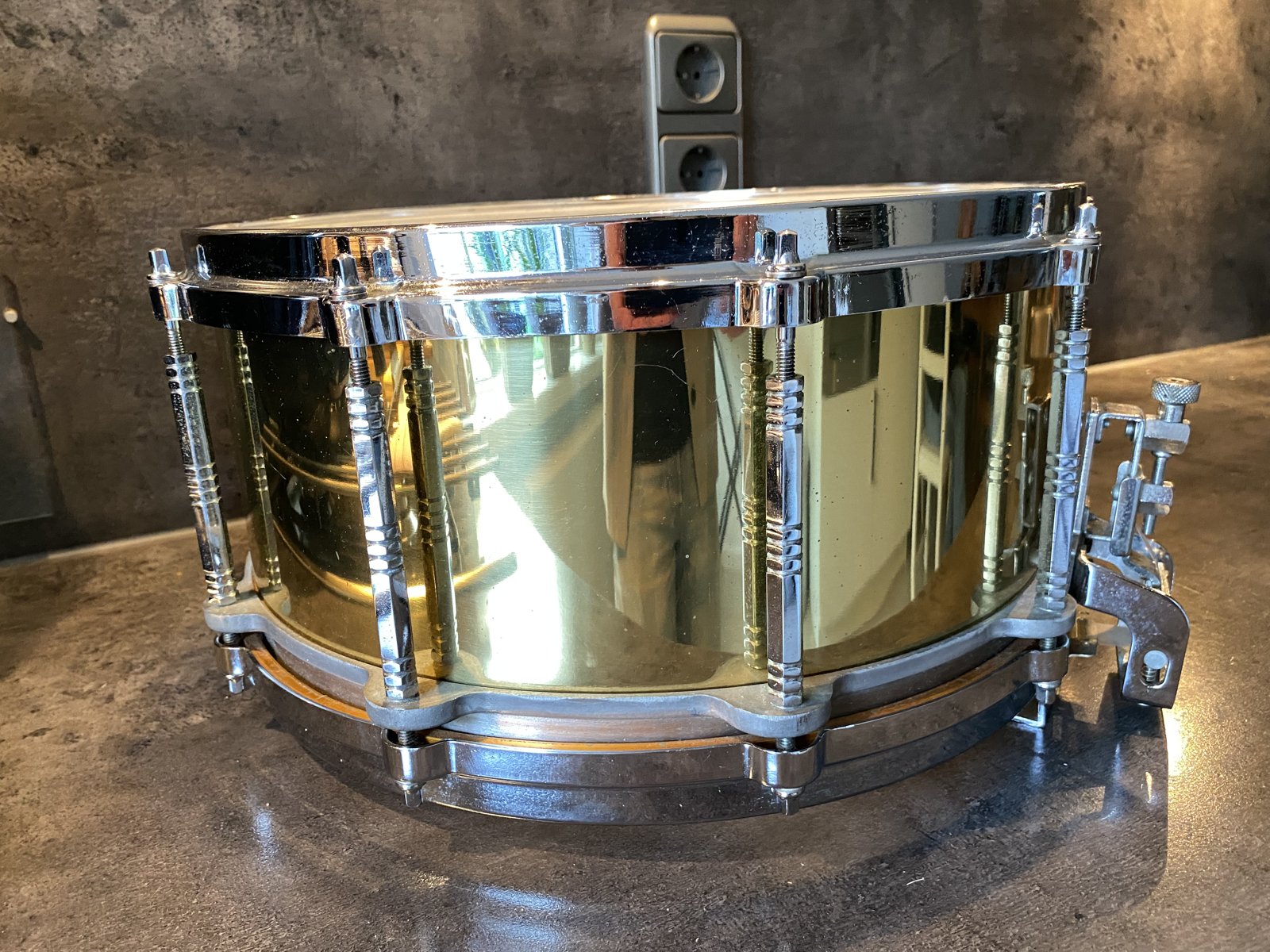 Pearl B-914D Freefloater Brass snare 14x6.5 inch