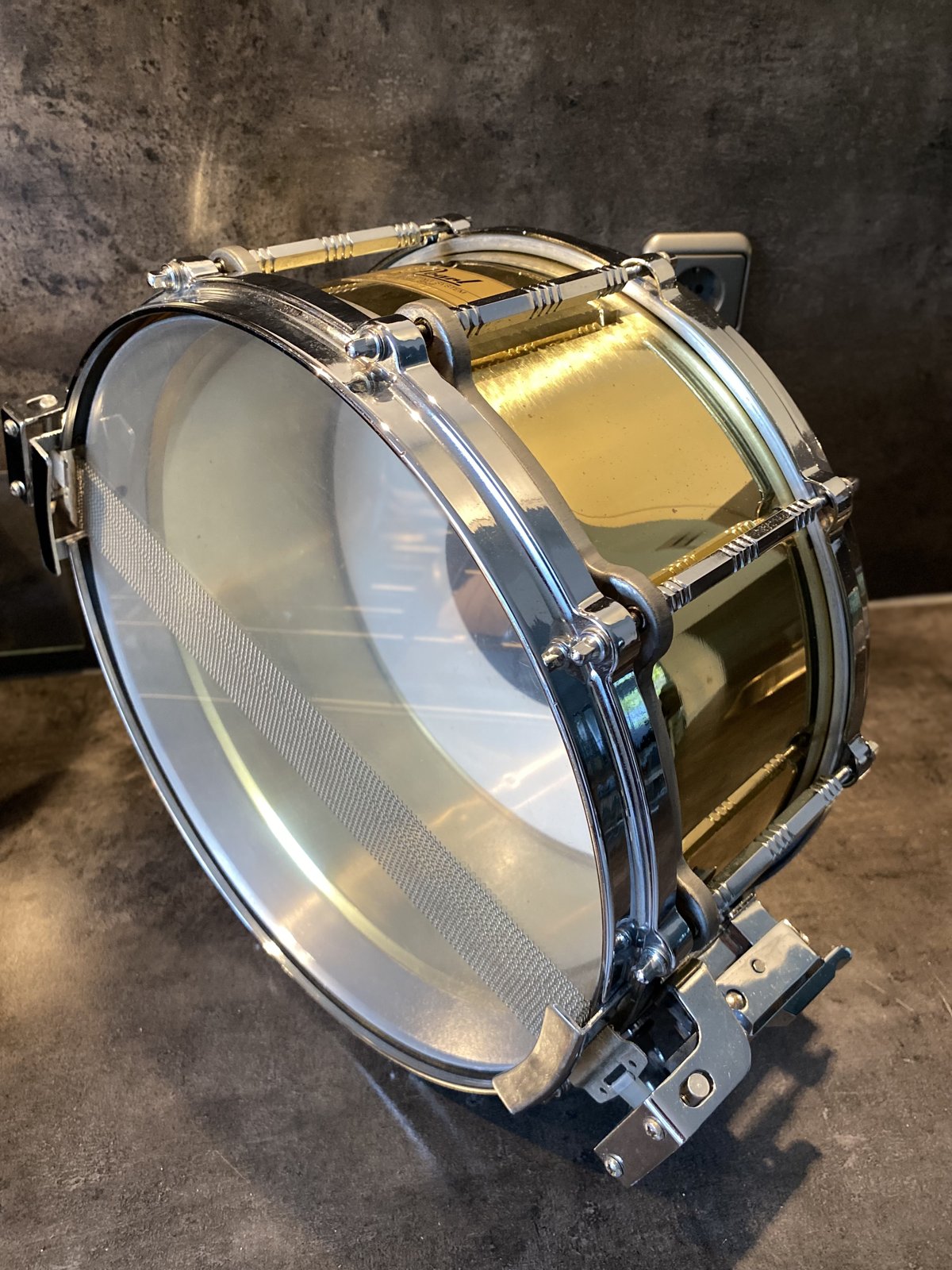 Pearl B-914D Freefloater Brass snare 14x6.5 inch